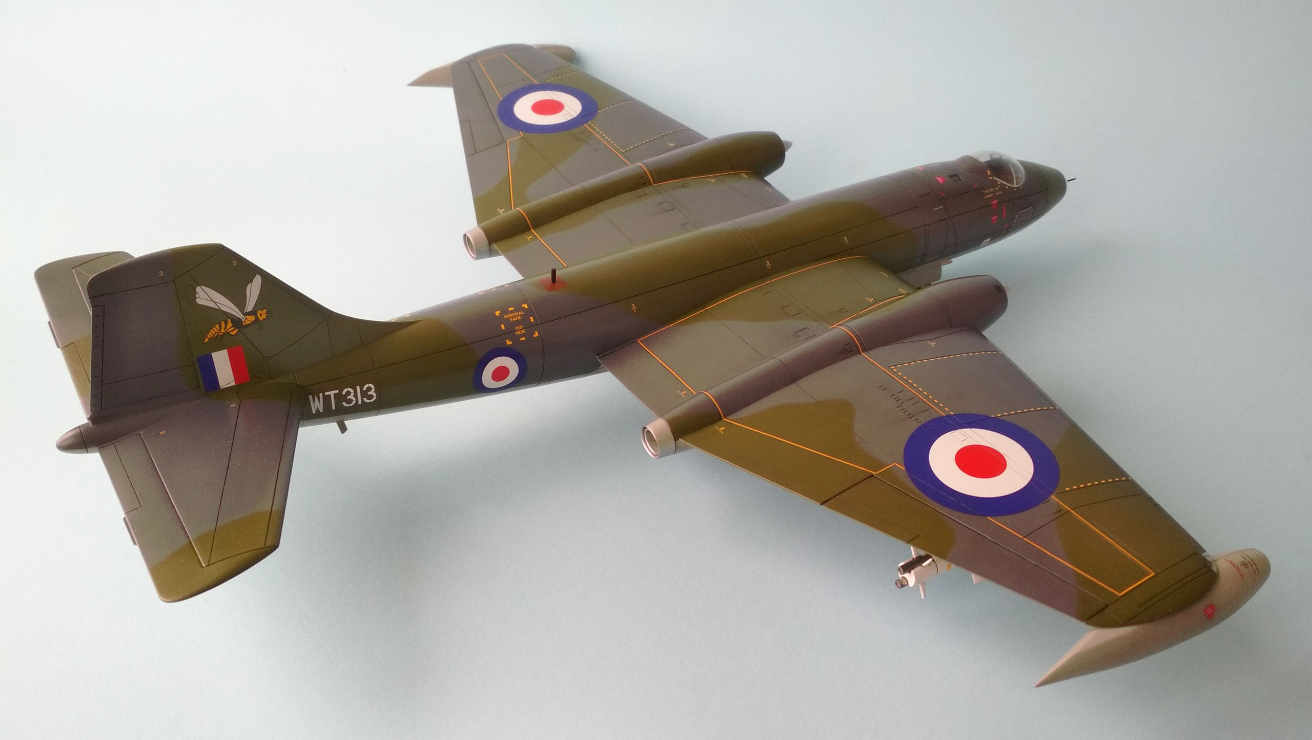 English Electric Canberra B(i).6 (1:48) — Каропка.ру — стендовые модели ...