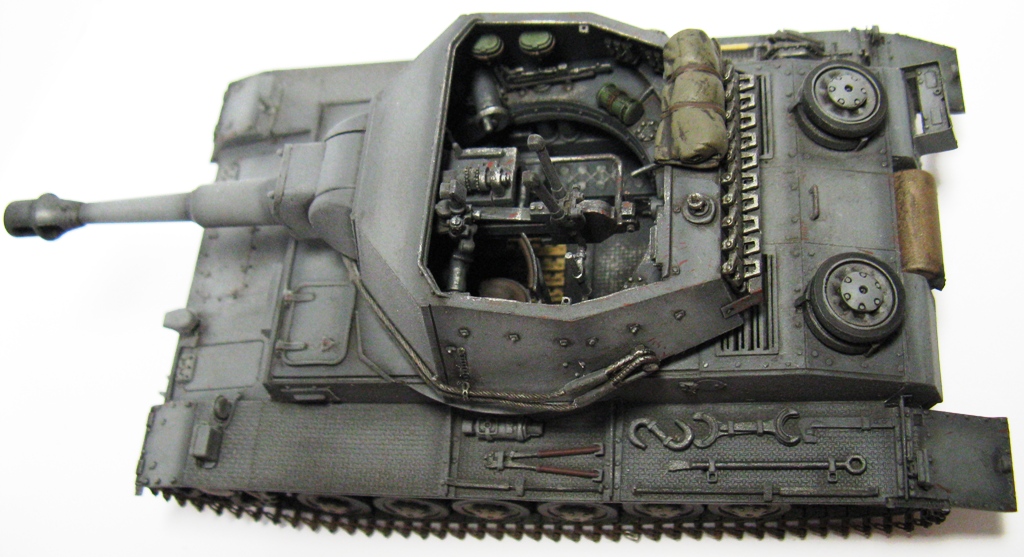 Geschutzwagen IVb (Sd Kfz 165/1) - 1/35 Trumpeter