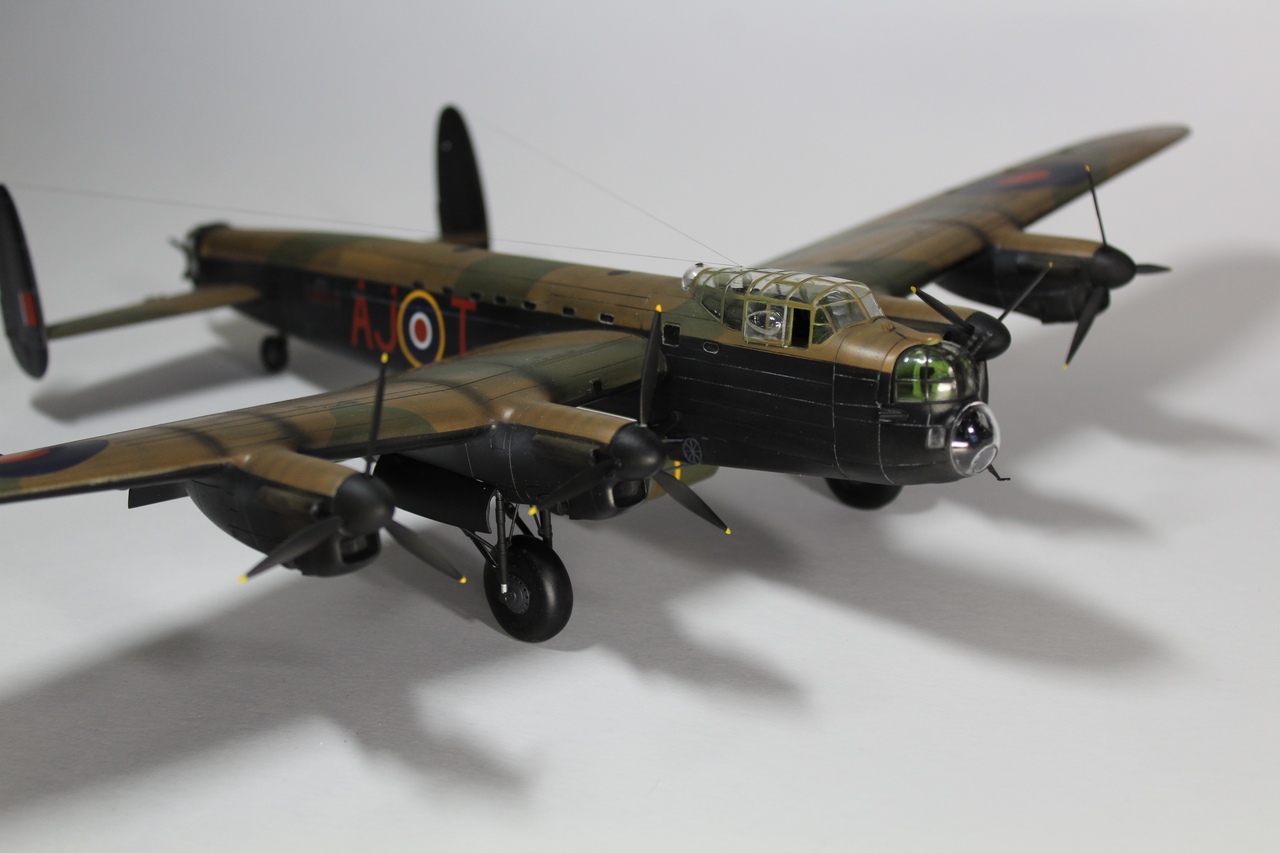 Avro Lancaster B.III 'Dambusters' — Каропка.ру — стендовые модели ...