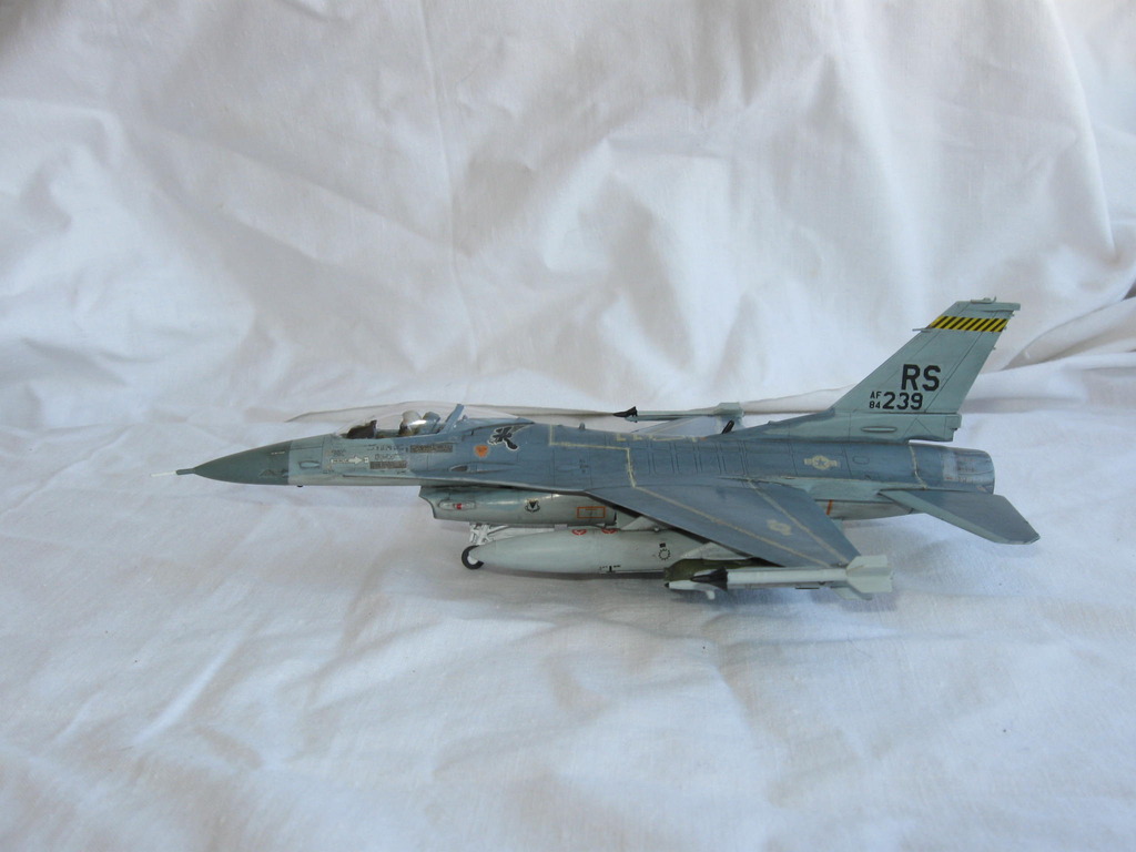 F-16 "Fighting Falcon"