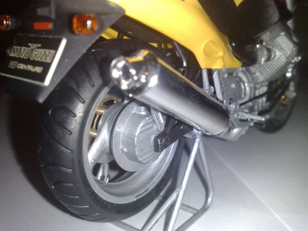 Tamiya Moto Guzzi V10 Centauro в масштабе 1:12.