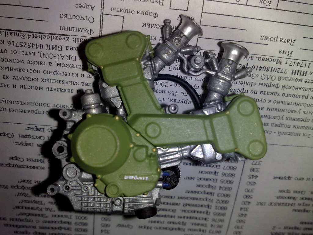 Tamiya Ducati 916 в масштабе 1:12.