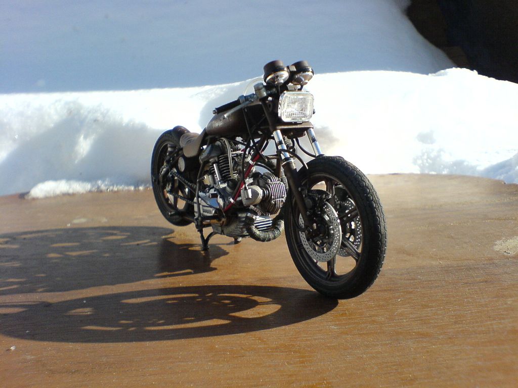 Ducati 900 "cafe racer" (1/12)