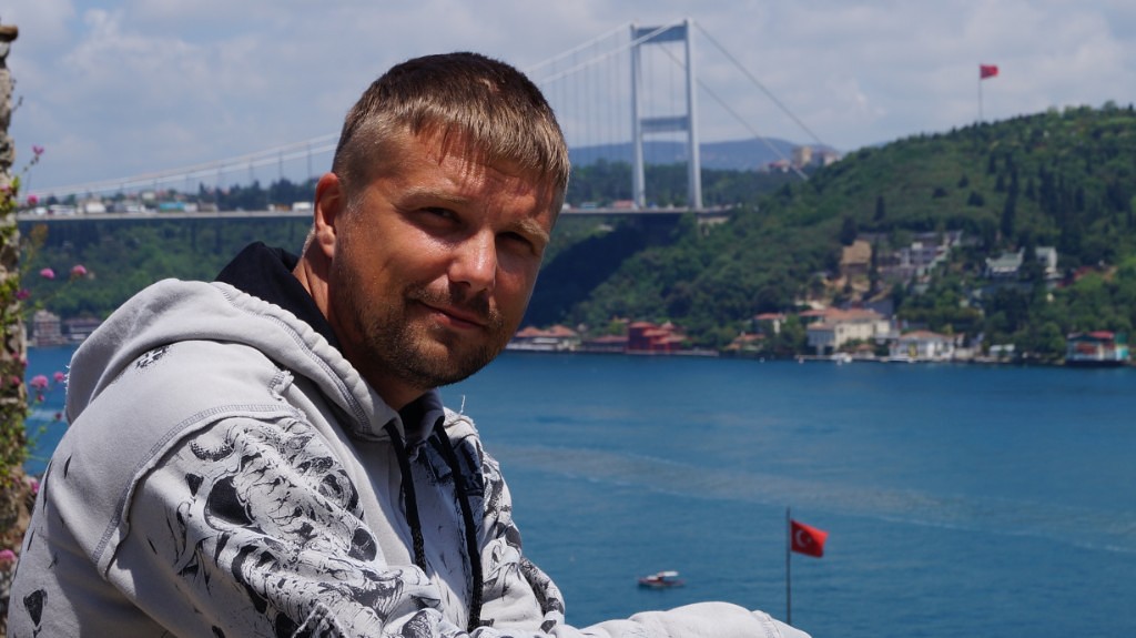 Роман Безуглов