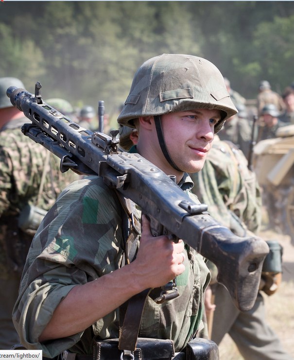 Александр Наумов