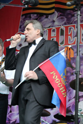 Александр Жаров