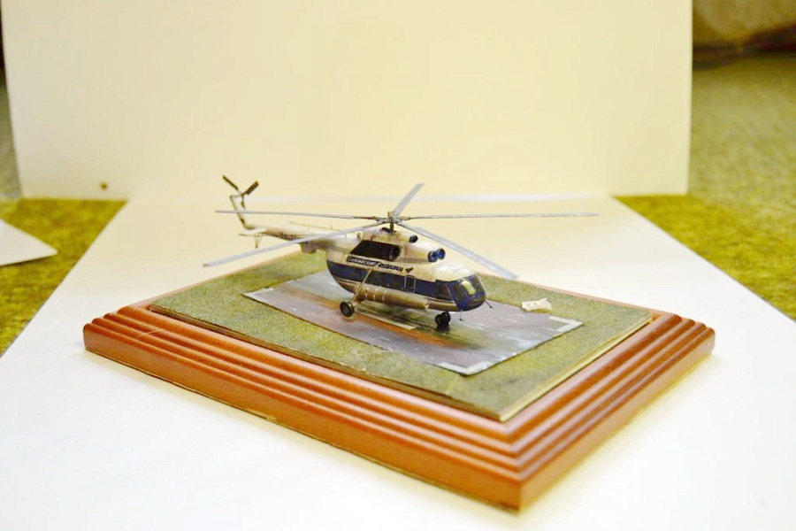 Ми-8 Балтийские Авиалинии — Каропка.ру — стендовые модели, военная ...