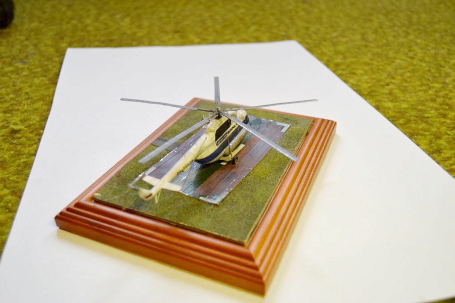 Ми-8 Балтийские Авиалинии — Каропка.ру — стендовые модели, военная ...