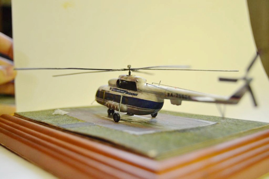 Ми-8 Балтийские Авиалинии — Каропка.ру — стендовые модели, военная ...