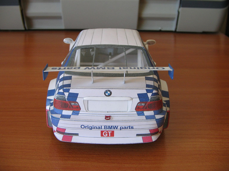 Бмв из бумаги. Бумажная модель BMW m3 GTR. BMW m3 GTR сборная модель. BMW м3 GTR из бумаги. BMW m3 GTR журнал WMC.