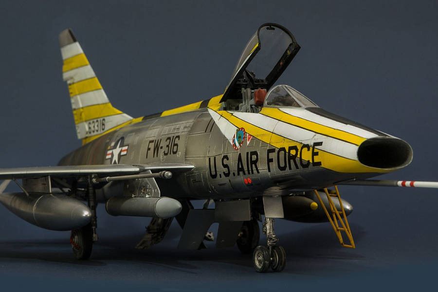 F 100. F-100d super Sabre. F-100 super Sabre. Trumpeter f-100 c super Sabre. F 100 D super saber.