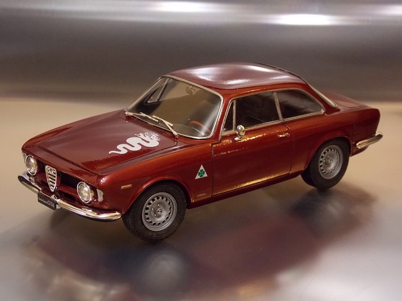 Alfa Romeo Giulia Sprint GTA Каропка ру стендовые модели военная